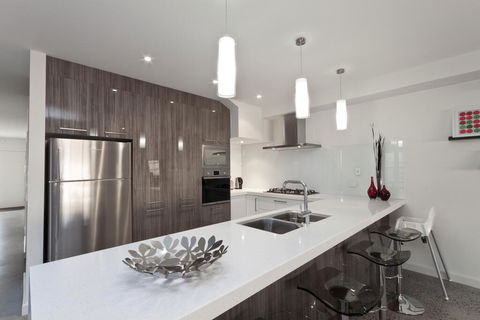 Amaroo - Accommodation Broadbeach 2