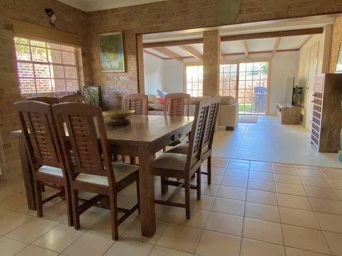 Amazing Beach House - Accommodation Broadbeach 2