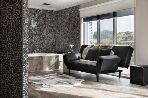 Amelia - Accommodation Broadbeach 1