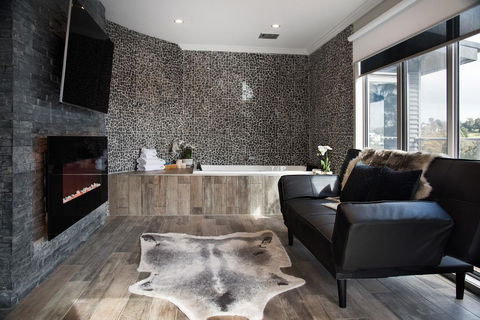 Amelia - Accommodation Broadbeach 3