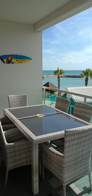 AN OCEAN,BEACH And POOL VIEW APARTMENT - Apt 210 SEASHELLS RESORT - Accommodation Broadbeach 3