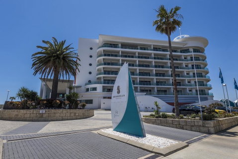 AN OCEAN,BEACH And POOL VIEW APARTMENT - Apt 210 SEASHELLS RESORT - Accommodation Broadbeach 2