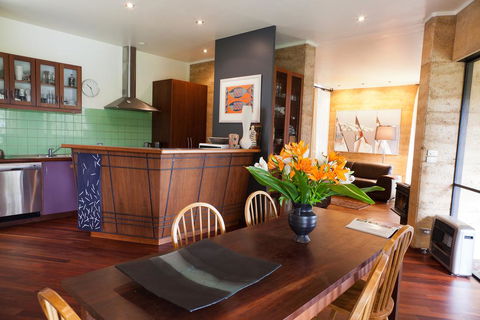 Anagama House & Studio - Accommodation Broadbeach 0