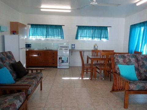 Anchor In Holiday Units South Mission Beach - Accommodation Broadbeach 2