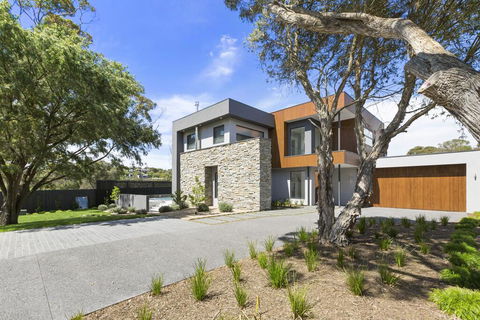 ANCHORAGE - MOUNT MARTHA - Accommodation Broadbeach 2