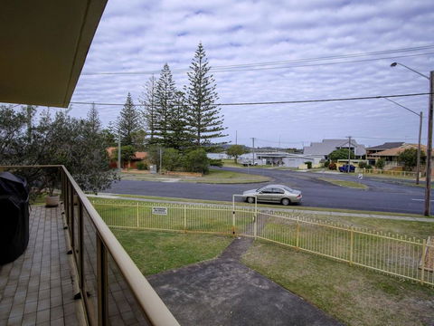 Anchorage 7 Beautifully Renovated Close To Rockpool - Accommodation Broadbeach 3