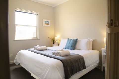 Angaston Mews - Accommodation Broadbeach 2
