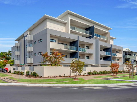 Apartment Close To The City Life On Lake 3 - Accommodation Broadbeach 1