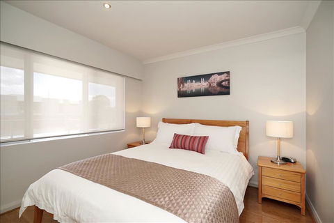 Applecross Riverside Apt - Accommodation Broadbeach 2