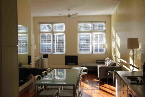 Apt - Dance Loft Conversion - Accommodation Broadbeach 0