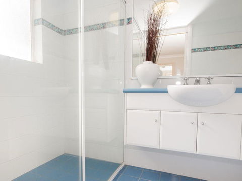 Aquarius Apartment 4 - Accommodation Broadbeach 3