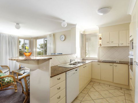 Aquarius Apartment 9 - Accommodation Broadbeach 2