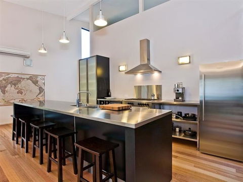 Architecturally Designed Beach House - Accommodation Broadbeach 1