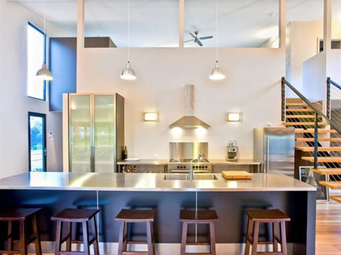 Architecturally Designed Beach House - Accommodation Broadbeach 0