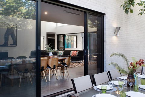 Arenas South - Accommodation Broadbeach 2