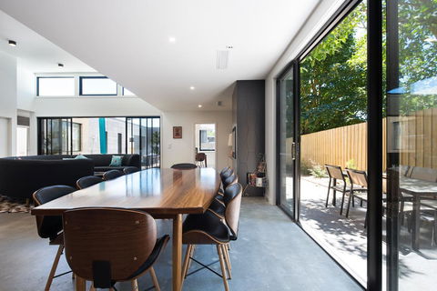 Arenas South - Accommodation Broadbeach 1