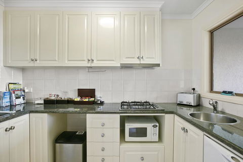 Arthurs Views - Accommodation Broadbeach 3