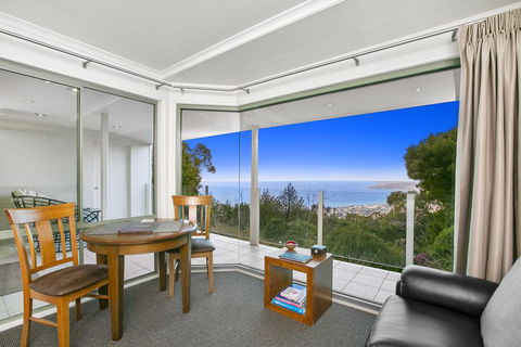 Arthurs Views - Accommodation Broadbeach 2