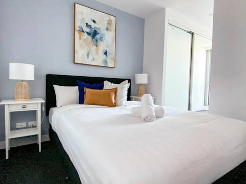 MA4004-1 BR, Lvl 40 Stylish Marco High Rise Home - Accommodation Broadbeach 1