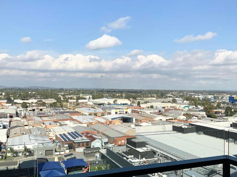 M-city Apartment - Executive Twin King Ensuites - Fully Equipped - Free Parking, Fast Wifi, Smart TV, Netflix, Complementary Drinks & Amenities - M-city Shopping Centre Clayton 3168 - Accommodation Broadbeach 3