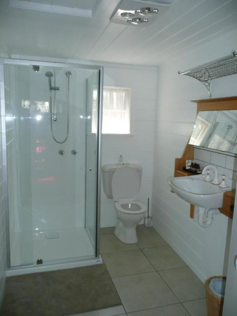 Madam Saddler - On Fraser Clunes - Accommodation Broadbeach 3