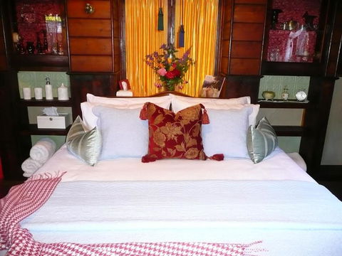 Madam Saddler - On Fraser Clunes - Accommodation Broadbeach 1