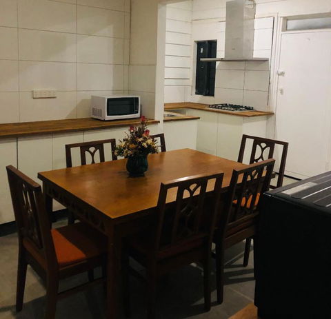 Master Bedroom Opposite To Deakin University - Accommodation Broadbeach 1