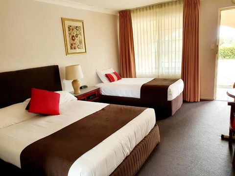 McNevins Warwick Motel - Accommodation Broadbeach 2