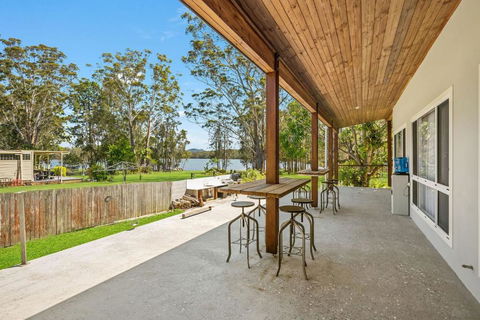 Mirror Bay - Accommodation Broadbeach 0