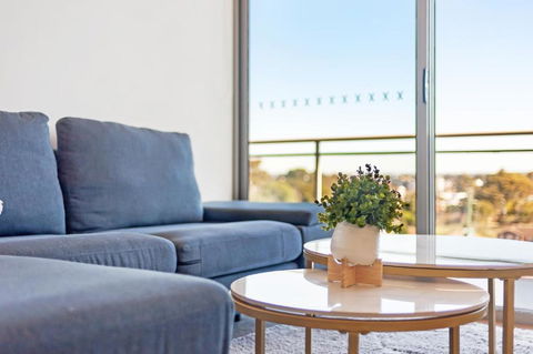 Modern 2Br Apt Close To ShoppingTrainHospital - Accommodation Broadbeach 1