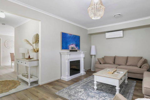 Modern Comfort In Preston - Accommodation Broadbeach 1