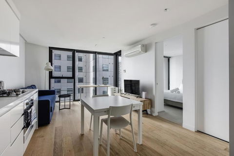 Modern Nomads Suites With Amazing View Near QV Market & Station - Accommodation Broadbeach 1