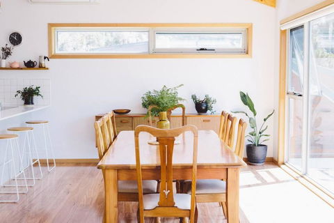 Modern Waterfront House At Susans Bay, Primrose - Accommodation Broadbeach 0