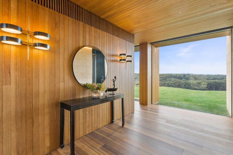 Montana Ranch - Accommodation Broadbeach 3
