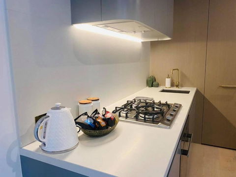 Moody Moon Apartment @ Sky Garden - Glen Waverley - Accommodation Broadbeach 3