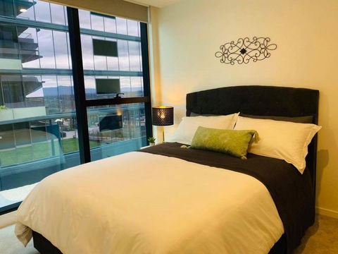 Moody Moon Apartment @ Sky Garden - Glen Waverley - Accommodation Broadbeach 1