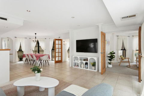 Newly Renovated Home Steps From Sorrento Beach - Accommodation Broadbeach 2