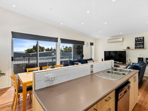 Murray Grange Apartment 4 - Accommodation Broadbeach 3