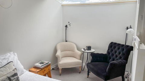 Neds Nook - Accommodation Broadbeach 1