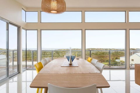 Neighbour Avenue Goolwa Beach - Wi-Fi & Linen Included - Accommodation Broadbeach 0