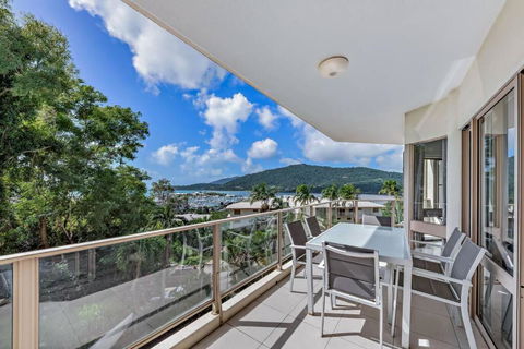 NEW! Gorgeous 2BR Apartment With Stunning Ocean Views! - Accommodation Broadbeach 2