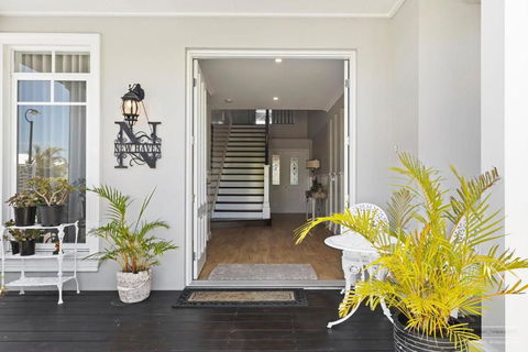 NEW HAVEN - Garden View Balcony - Accommodation Broadbeach 2