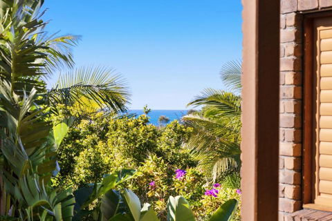 NEW Luxury Angourie Villa! Dream Location, WiFi ++ - Accommodation Broadbeach 3