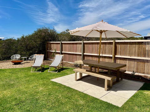 NEW Magpie Sands - 3 Bedroom Home - Downstairs Only, 1 Min Walk To Aldinga Beach - Accommodation Broadbeach 3