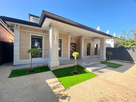 New Spacious Luxury 5 Bedroom Mansion In Unley - Accommodation Broadbeach 2
