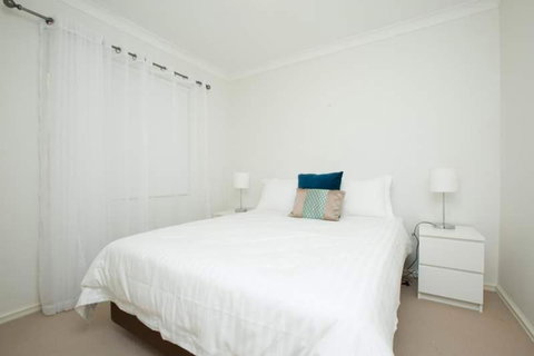 Mt Pleasant Short Stay - Accommodation Broadbeach 1