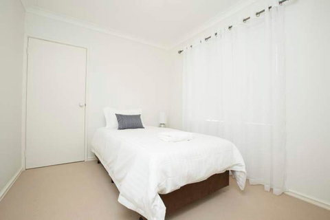Mt Pleasant Short Stay - Accommodation Broadbeach 2