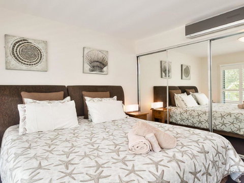 Oaks Pacific Blue 516 Private Pool Aircon WI-FI - Accommodation Broadbeach 3