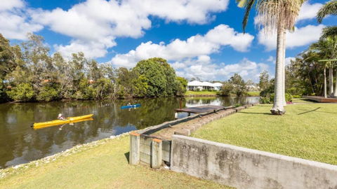 Newport Retreat - Accommodation Broadbeach 1