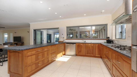 Newport Retreat - Accommodation Broadbeach 3